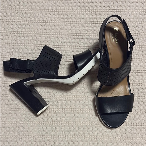 Clarks black and white heels - Picture 3 of 5